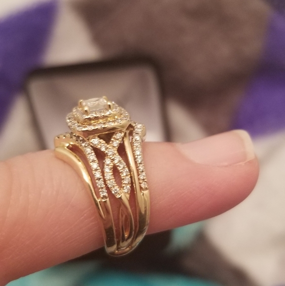 Diamond engagement ring with enhancer band